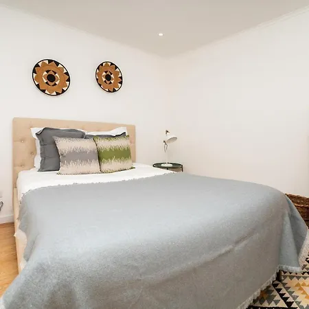 Апартаменты Lovely 1 Bedroom In Principe Real *