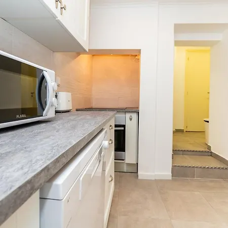 Апартаменты Lovely 1 Bedroom In Principe Real *